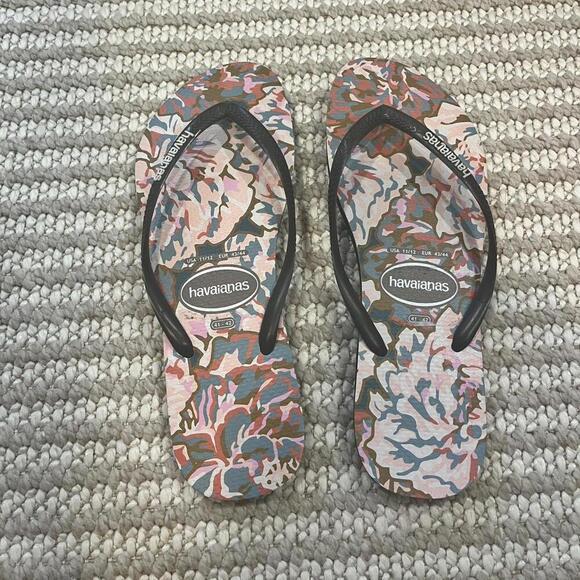 Havaianas Petal Flip Flops - Picture 1 of 3
